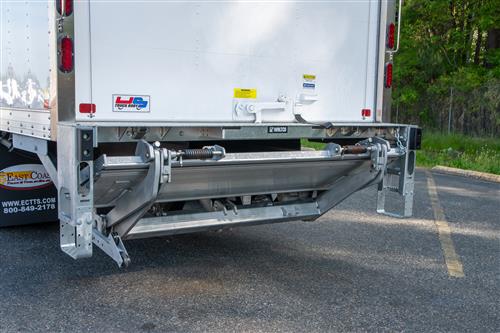 20 ft Box Truck with Lift Gate, DSL