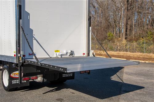 16 ft Box Truck with Lift Gate and Ramp, Gas
