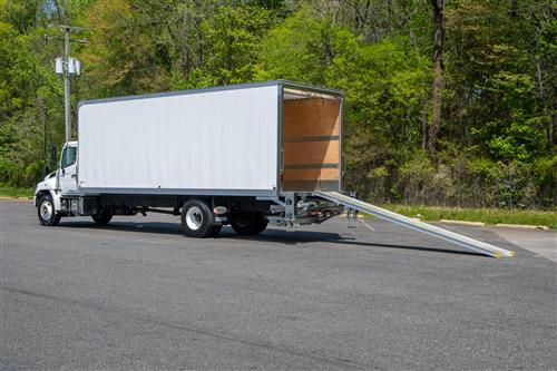 26 ft Box Truck with Lift Gate and Ramp, DSL
